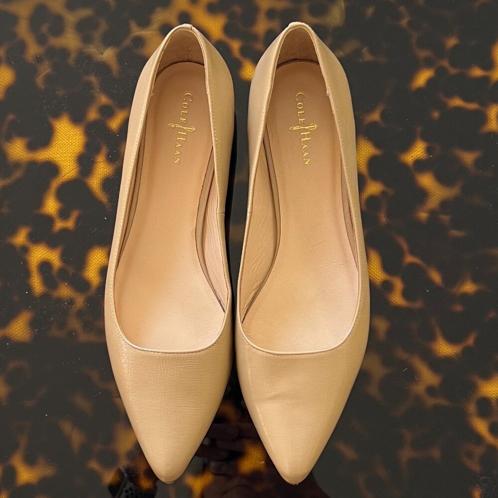 Cole Haan Shiny Beige Flat Sz.7